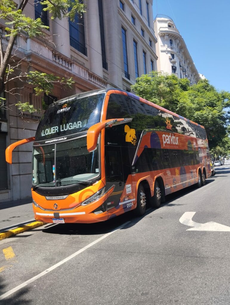 Ônibus da Parktur em Buenos Aires.